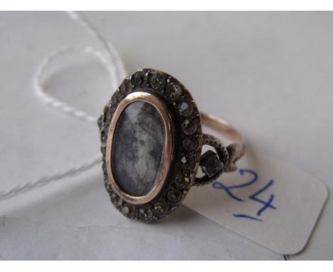 Paste set portrait ring       