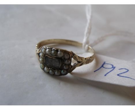 Antique gold & pearl mourning ring  'N'    