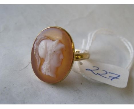 Antique 18ct cameo ring of warriors head    