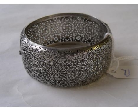 A filigree bangle 34g       