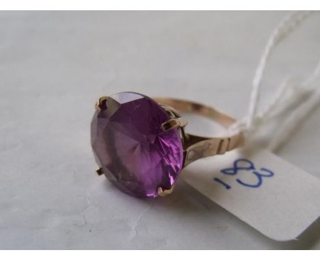 14ct oval Corundite set ring 'K'     