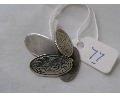 Pair of engraved  silver cufflinks 4.8g     