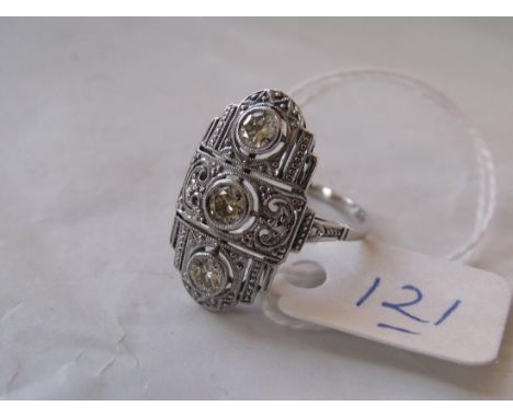 ART DECO HIGH CARAT gold plaque ring set with 3 diamonds        