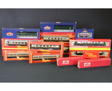 15 Boxed OO gauge items of rolling stock to include 3 x Bachmann, 10 x Hornby / Triang and 2 x Hornby Dublo 