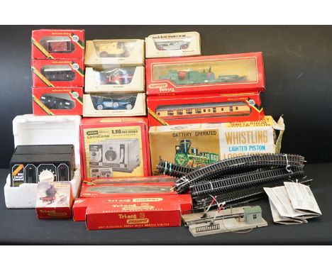 Quantity of OO gauge model railway to include 8 x boxed items of Hornby &amp; Triang rolling stock featuring R341 Searchlight