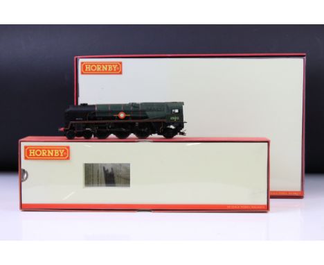 Two boxed Hornby OO gauge 'red drawers' containing Merchant Navy Claass US States Lines locomotive and 3 x coach set 