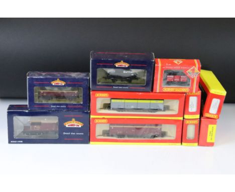 10 Boxed OO gauge items of rolling stock to include 3 x Bachmann (33026, 33830 &amp; 37653) and 7 x Hornby featuring R6090 Ve