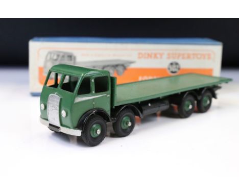 Boxed Dinky Supertoys 502 Foden Flat Truck diecats model in all green with green hubs, diecats excellent, box vg 