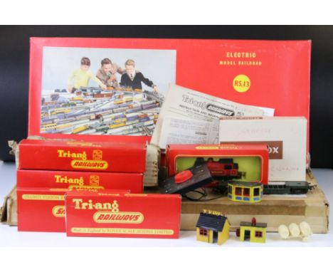 Quantity of OO gauge model railway to include boxed Triang RS13 train set (appears complete with outer trade box), boxed Tria
