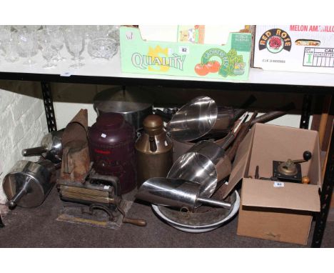 Vintage crimping machine, six graduated grain scoops, vintage pans, coffee grinders, postal scales and weights, etc.