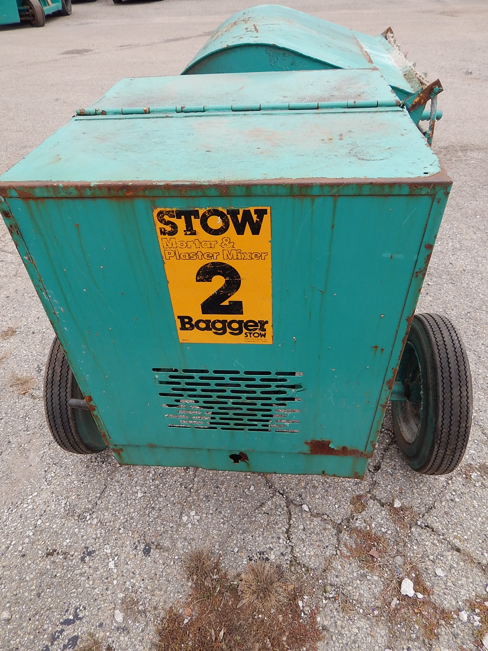 Stow Model 20 B GasPowered Mortar Mixer s/n 8605439, Briggs & Stratton