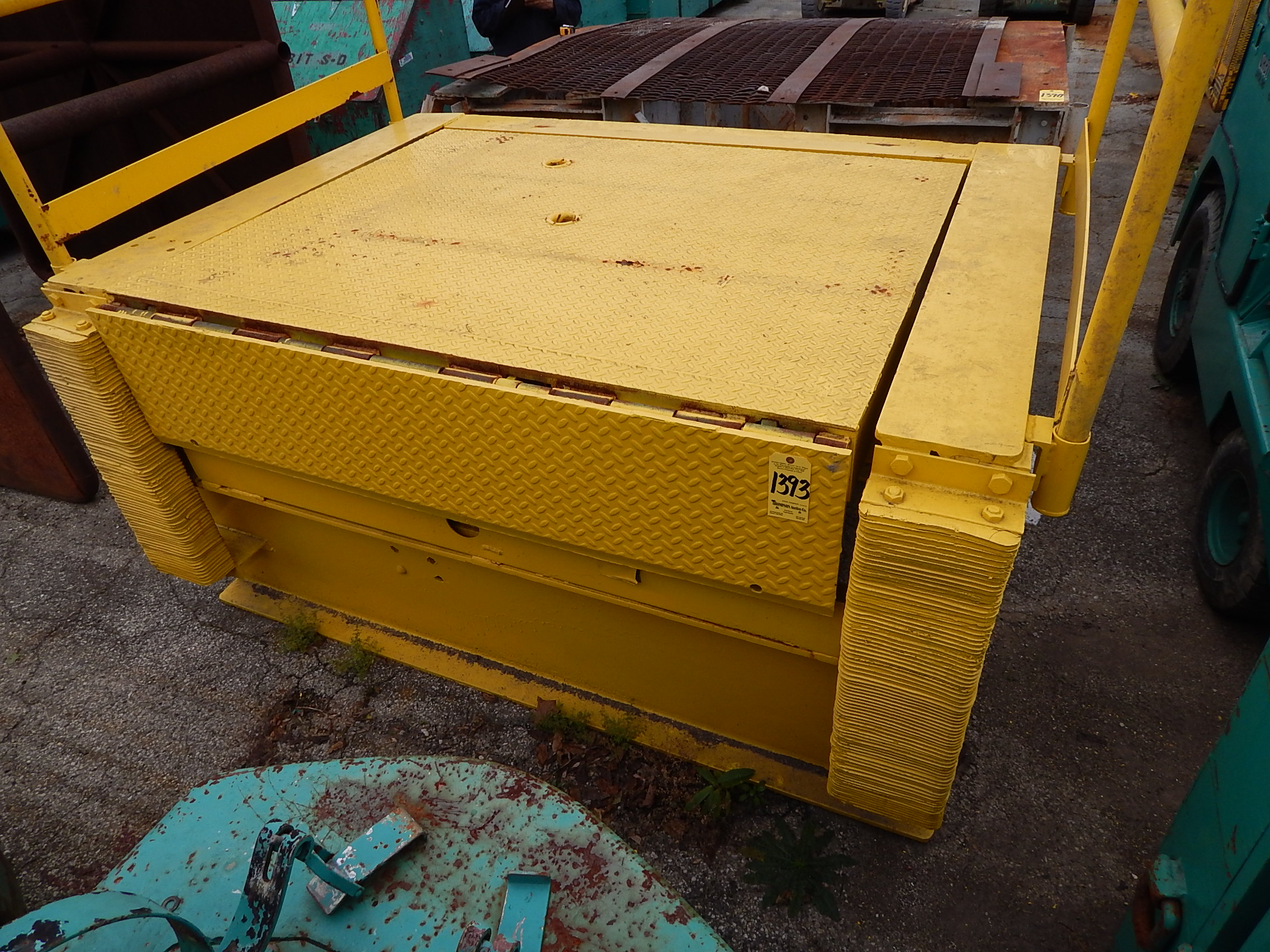 Adjustable Dock Dock Plate, 98" W x 67" L x 48" H, 72" W x 67" L