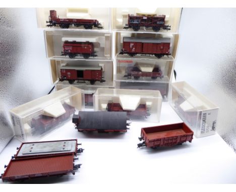 Collection of 14 Fleischmann H0 goods wagons, some cased