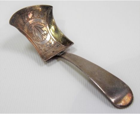 George IV silver caddy spoon of shovel form, the bowl foliate engraved, maker John Thornton, Birmingham 1820, weight 8g appro