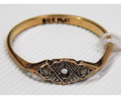 9ct gold ring platinum set with two chip diamonds (one diamond missing), weight 1.4g approx