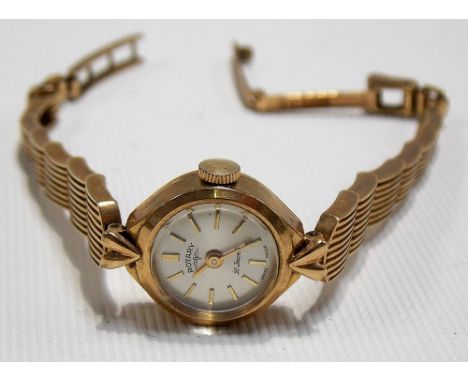 Rotary 9ct gold ladies manual wind bracelet wristwatch with 21 jewel movement upon 9ct gate link strap, weight excluding move