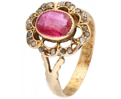 Yellow gold open worked rosette ring, with diamond and synthetic ruby - 18 ct. 22 Rose cut diamonds (22x Ø approx. 1 mm) and 