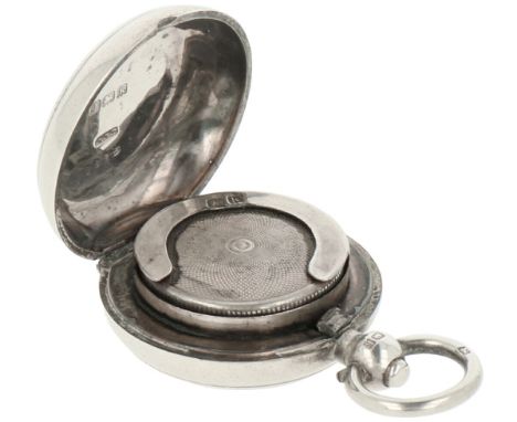 Coin pouch silver. Beautiful model with guilloche engraved decorations intended for a chatelaine or watch chain. England, Bir