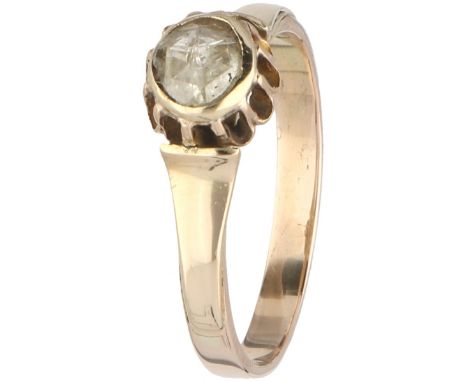 Yellow gold solitair ring, with a rose cut diamond - BLA 10 ct. 1 Rose cut diamond (approx. 5.0 x 4.6 mm). Clarity: P3, color