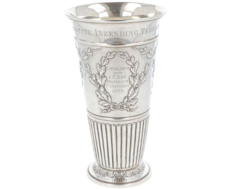 Vase / prize cup silver. Conical model on foot with driven decorations.&nbsp;early 20th century, engraving / inscription / in