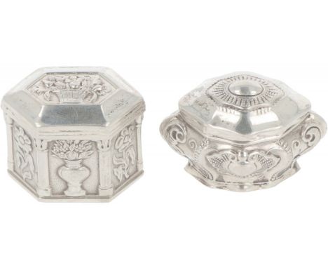 (2) Piece lot of Loderein boxes silver. Various versions and both in new condition.&nbsp;Netherlands, Rhenen, B. Drost, 1977,