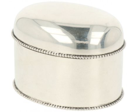 Teacaddy silver. Oval model with soldered pearl edges. The Netherlands, Voorschoten, J.M. van Kempen &amp; Zonen, 1901, hallm