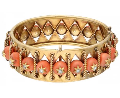 Yellow gold antique open worked bangle, with 16 rose cut diamonds set on red coral - 14 ct. 16 Rose cut diamonds (16x Ø appro