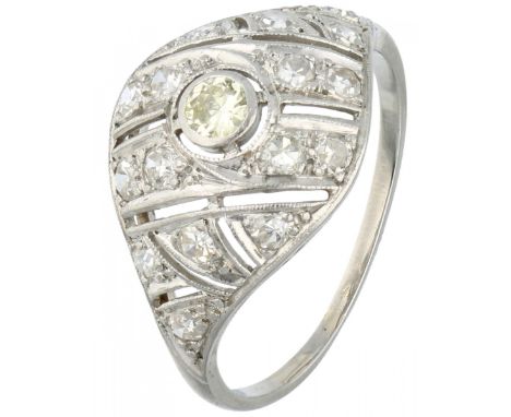 Platinum open worked ring, with approx. 0.68 ct. diamond - Pt. 900. 17 Brilliant cut diamonds (1x approx. 0.12 ct. (Color: Li