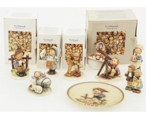 A lot comprising of (5) 'Hummel' figurines, four of which in original box. Marked 'Goebel' (underneath). Estimate: € 10 - € 3
