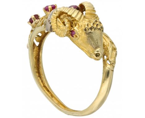 Yellow gold ring in the shape of an ibex, set with diamond and natural ruby - 14 ct. 3 Rose cut diamonds (3x Ø approx. 1.5 mm