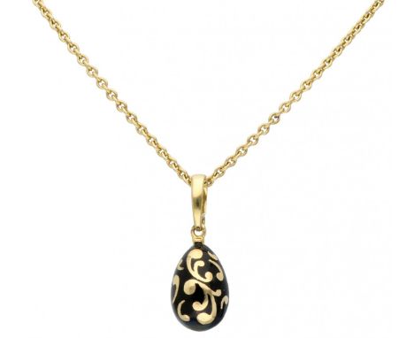 Yellow gold necklace with a Fabergé egg pendant with royal blue enamel - 18 ct. Pendant: 902/1000, necklace: 280/300. Enamel 