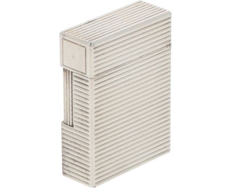 ST Dupont lighter. Equipped with ribbed decoration.&nbsp;France, Paris, ST Dupont, 20th century, traces of use.&nbsp;90.9 gra