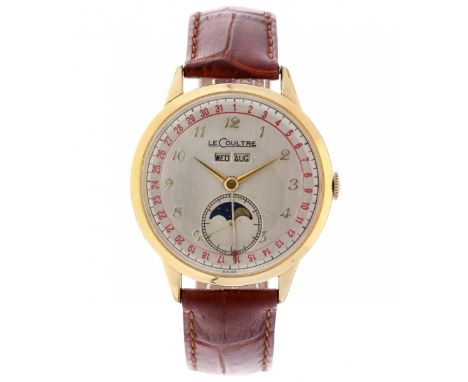 LeCoultre Triple Date Moonphase - Men's watch - ca. 1945 case: 10 karat gold filled - strap: leather - manual winding, cal. 8
