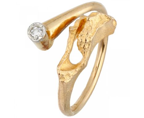 Yellow gold Lapponia Well ring, with approx. 0.02 ct. diamond - 18 ct. Designer: Björn Weckström, Helsinki, Finland, 1979 (B8