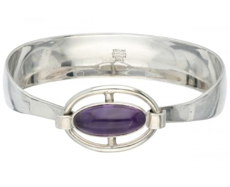 Silver N.E. From modernist bangle, with amethyst - 835/1000. Nakskov, Denmark, 1966 /?. Amethyst approx. 19.80 x 8.65 mm. Inn