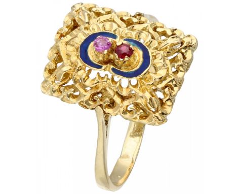 Yellow gold open worked vintage ring, with ruby and blue enamel - 14 ct. Ring size: 19.25 mm. Weight: 3.87 gram.