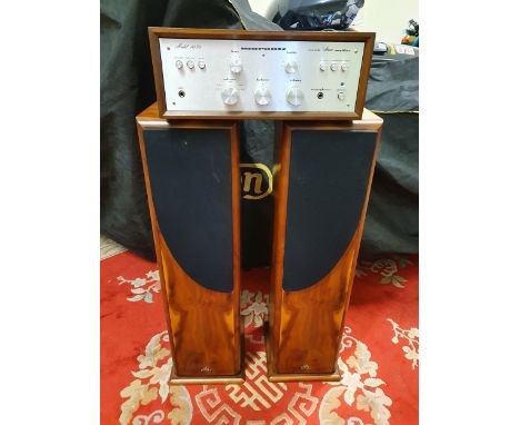 A pair of Castle Severn 2 110W floor mounted speakers, height 81 cm and a Marantz amplifier, model 1030 (2).