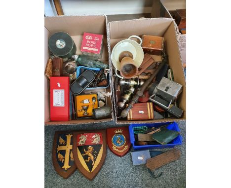 Two heraldic shields, various vintage tools and other collectibles (2).
