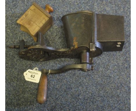 Vintage style cast metal, table edge, mincer. (B.P. 24% incl. VAT)
