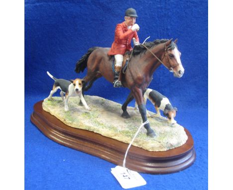 Border Fine Arts ceramic sculptural group, huntsman with hounds, on mahogany plinth, with original box. (B.P. 24% incl. VAT) 