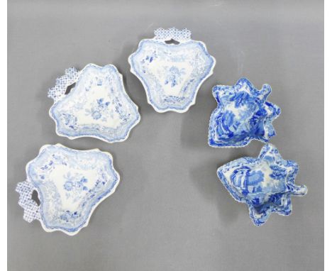 Two Spode blue and white Italian pattern pickle dishes and three floral pattern Staffordshire pickle dishes, 15cm long (5) 