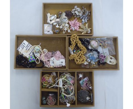 Items of personal ornament: to include simulated pearl and enamel jewellery, mainly necklaces&nbsp; 