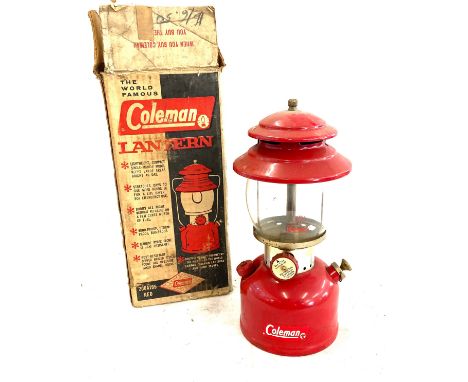 Vintage coleman boxed lantern. 