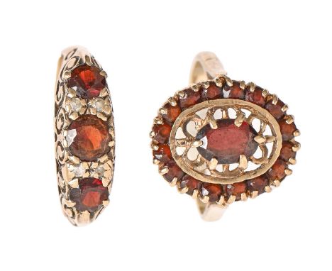 Two garnet rings, in 9ct gold, Birmingham and Edinburgh 1968 and 1976, 7g, size M and P One with light wear