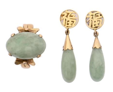 A jade ring and pair of Chinese jade earrings, both in gold, ring marked 14k, 9.5g, ring size O Good condition