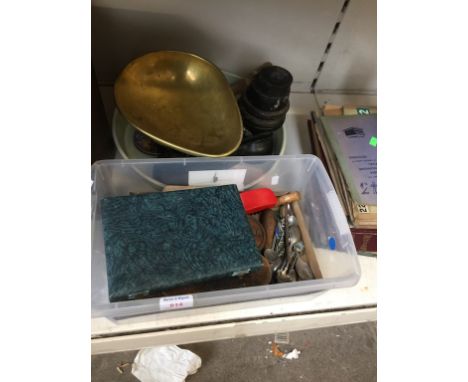 KITCHEN SCALES, BRUSHES, SPOONS, SCISSORS, ETC   C1
