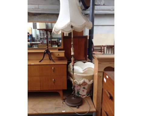 METAL LAMP STANDARD