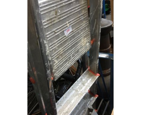 ALUMINIUM STEP LADDERS