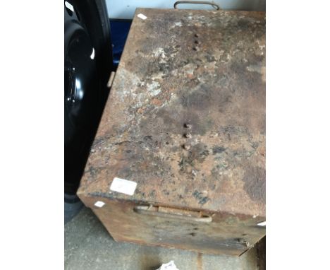 METAL TOOL BOX WITH TOOLS