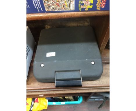 PORTABLE TYPEWRITER